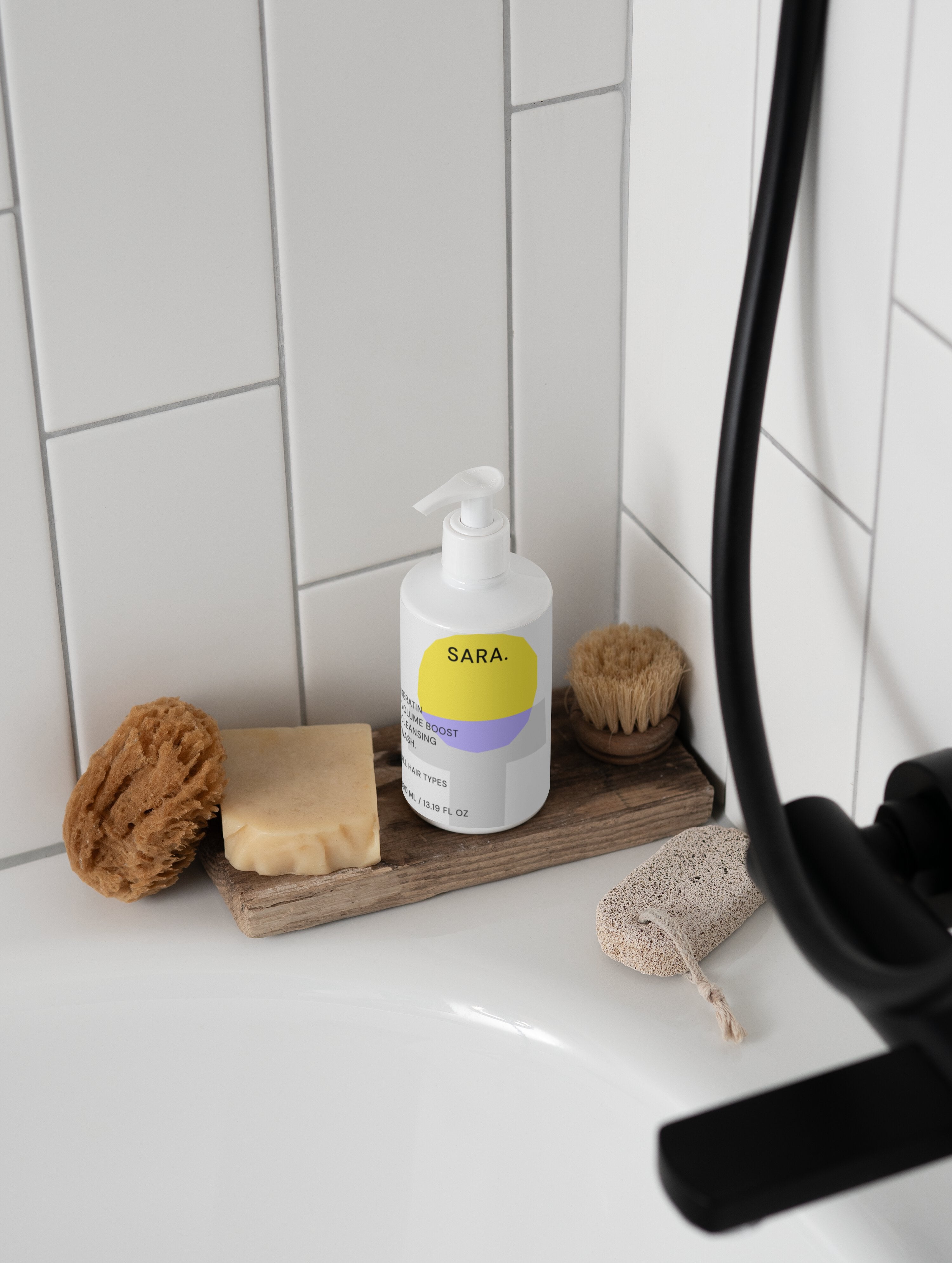 SARA. KERATIN VOLUME BOOST CLEANSING WASH 390ml